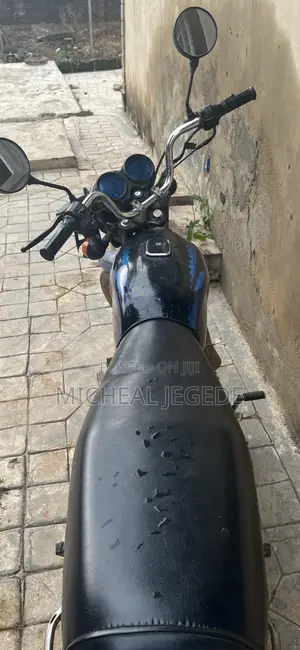 Bajaj Boxer 100 2021 Red