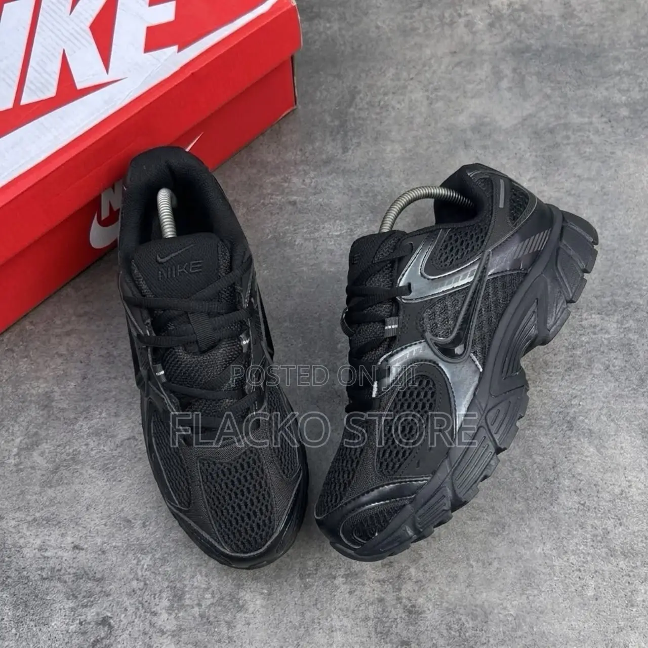 Original Nike V5 Runner Sneakers