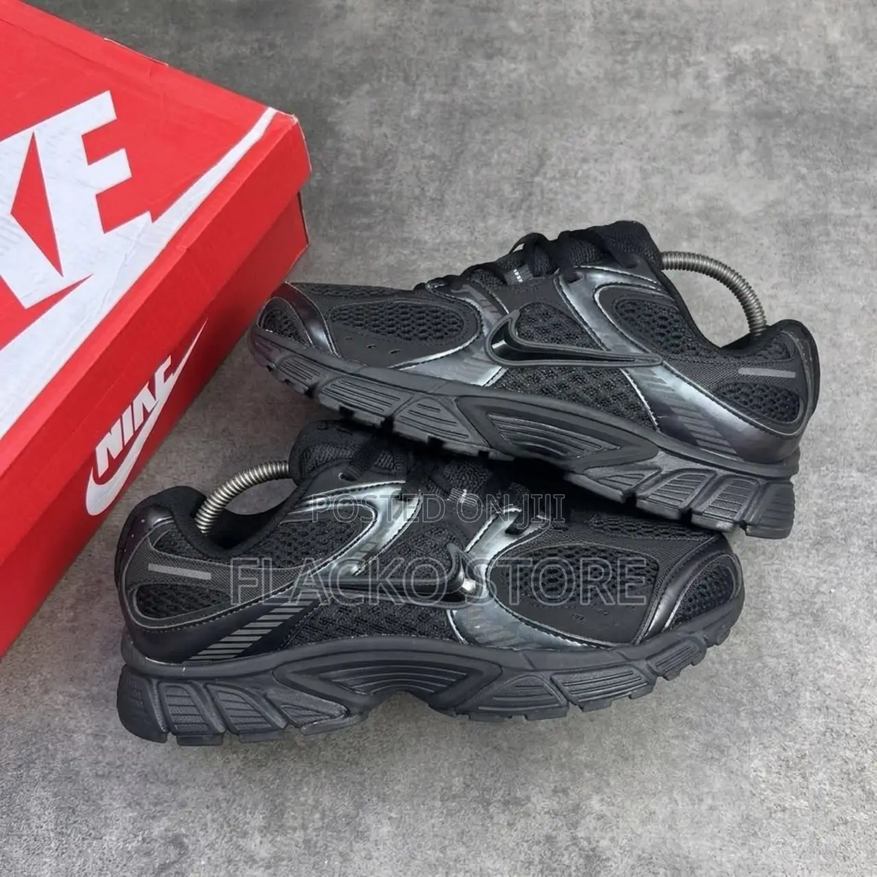 Original Nike V5 Runner Sneakers