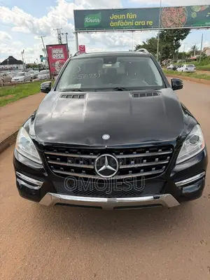 Mercedes-Benz M Class ML350 4dr SUV (3.5L 6cyl 7A) 2014 Black