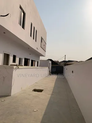 4bdrm Duplex in Thomas Estate for rent