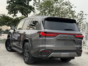Lexus LX 600 2024 Gray