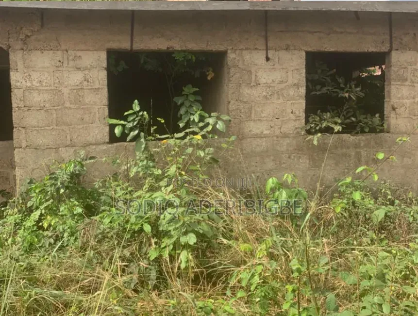 3bdrm Bungalow in Owode Ede for Sale