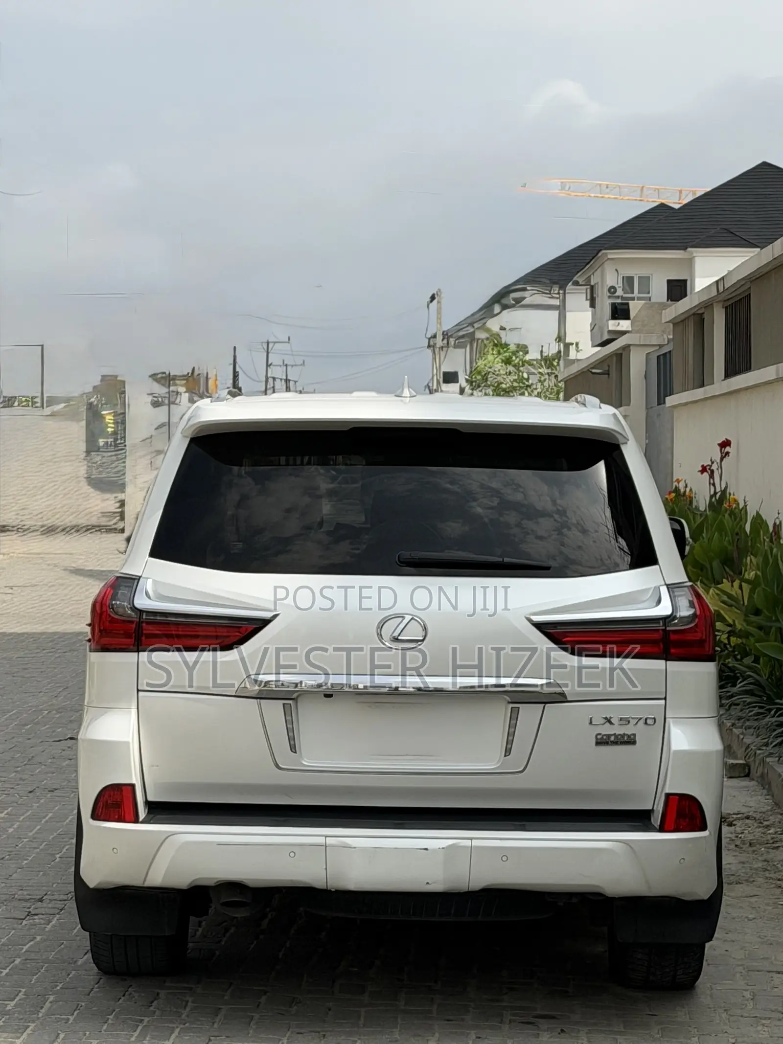 Lexus LX 570 AWD 2019 White