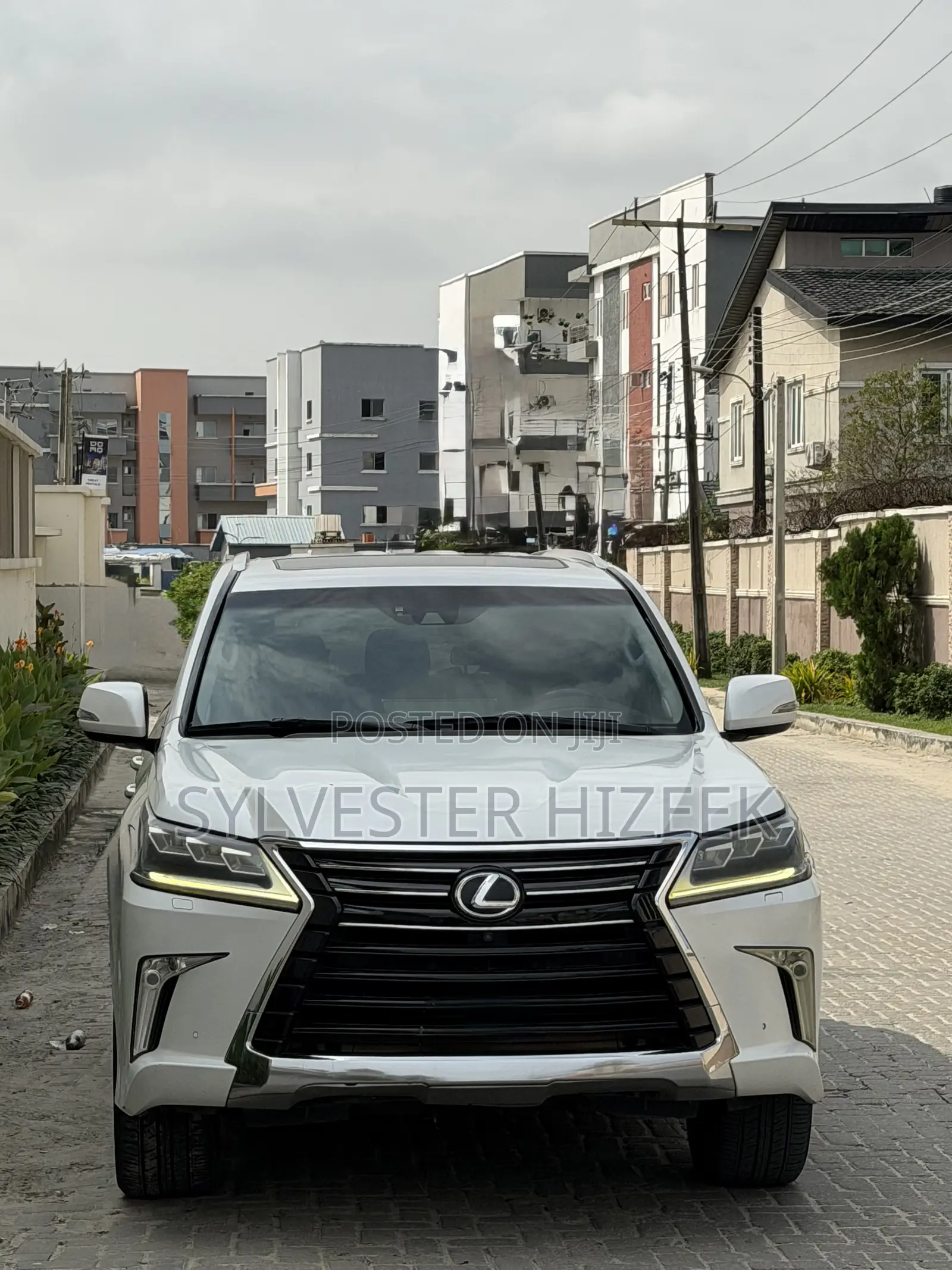 Lexus LX 570 AWD 2019 White