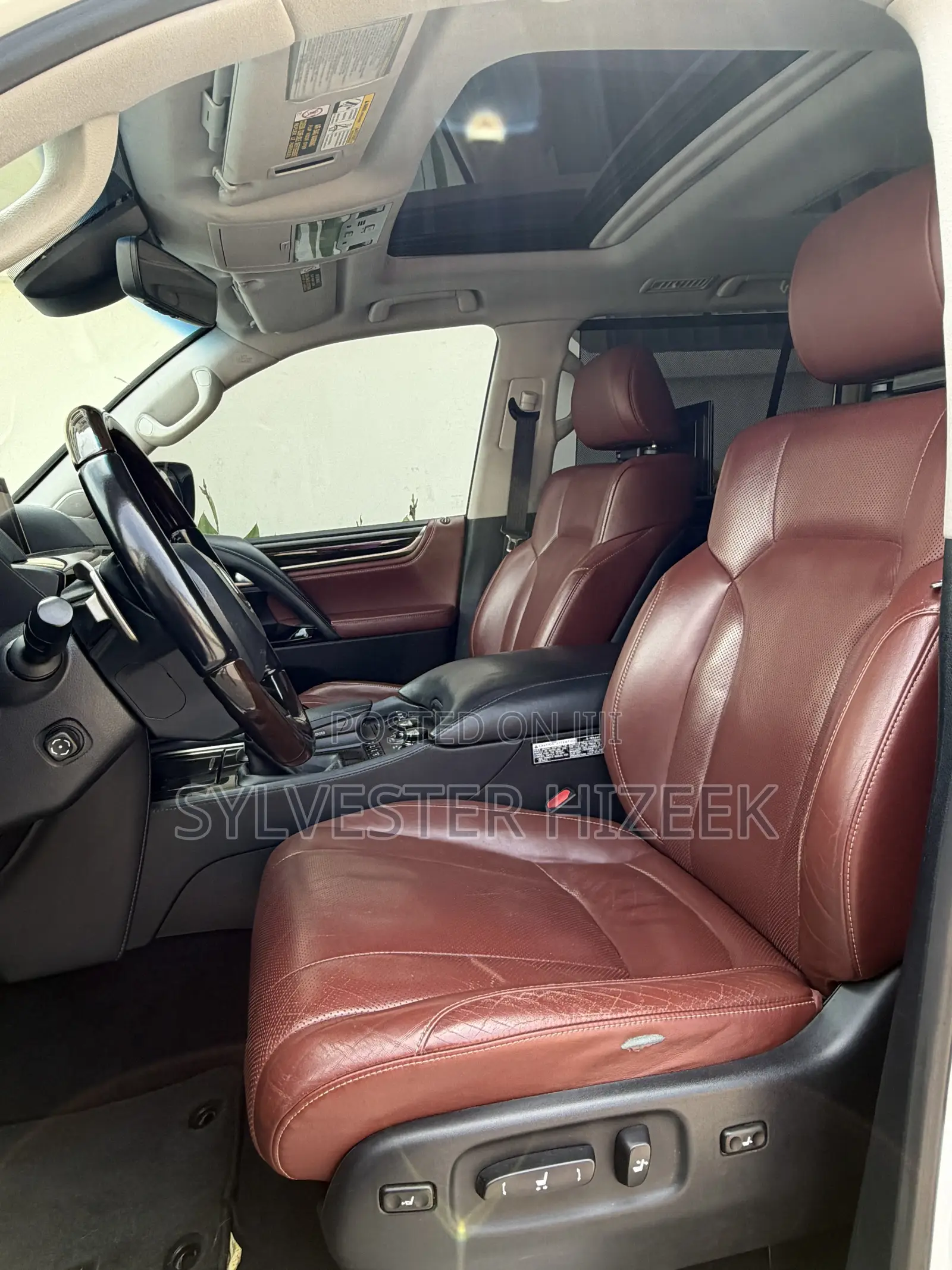 Lexus LX 570 AWD 2019 White