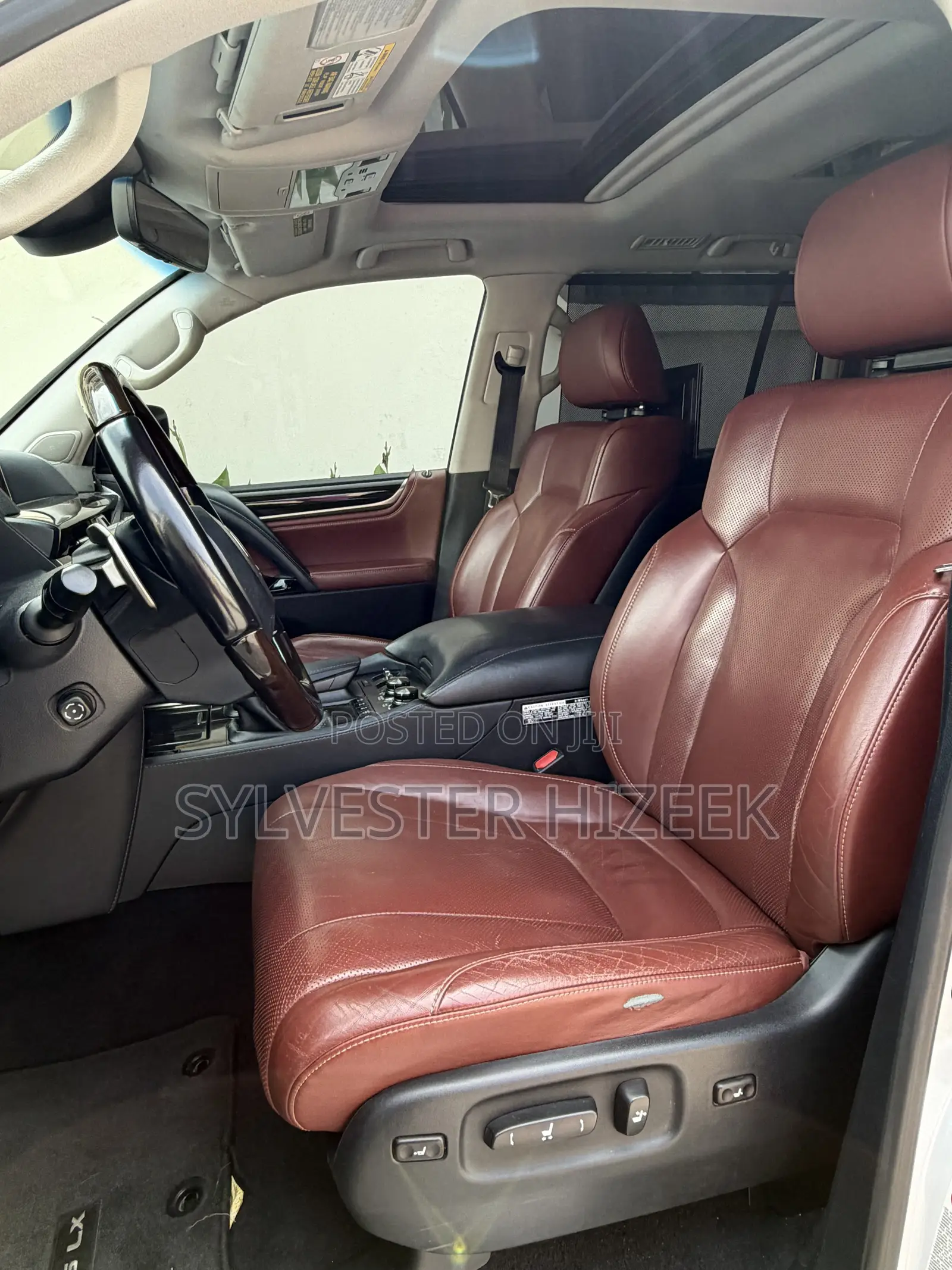 Lexus LX 570 AWD 2019 White