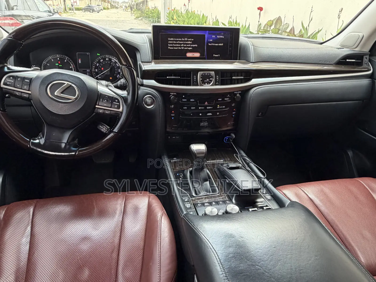 Lexus LX 570 AWD 2019 White