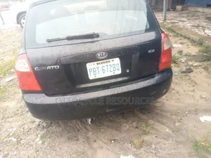 Kia Cerato 2003 Black