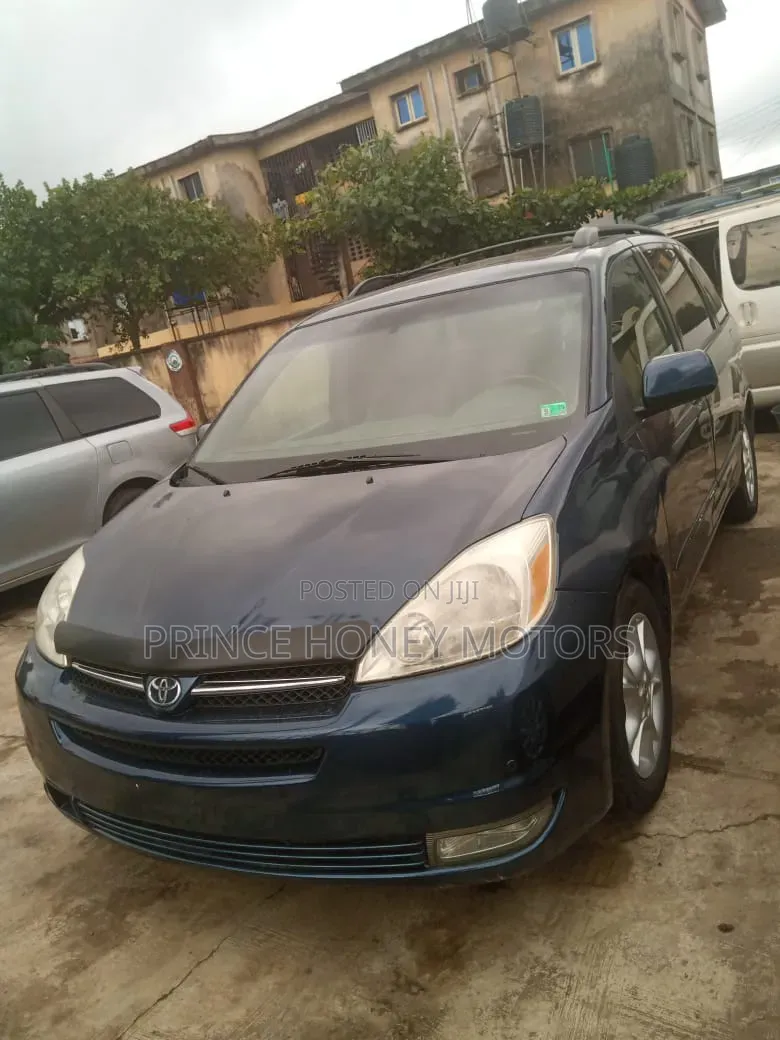 Toyota Sienna 2005 Blue