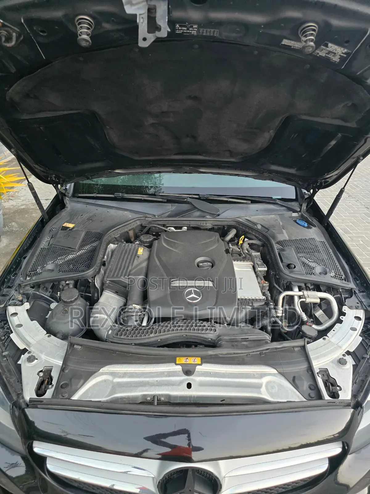 Mercedes-Benz C300 2016 Black