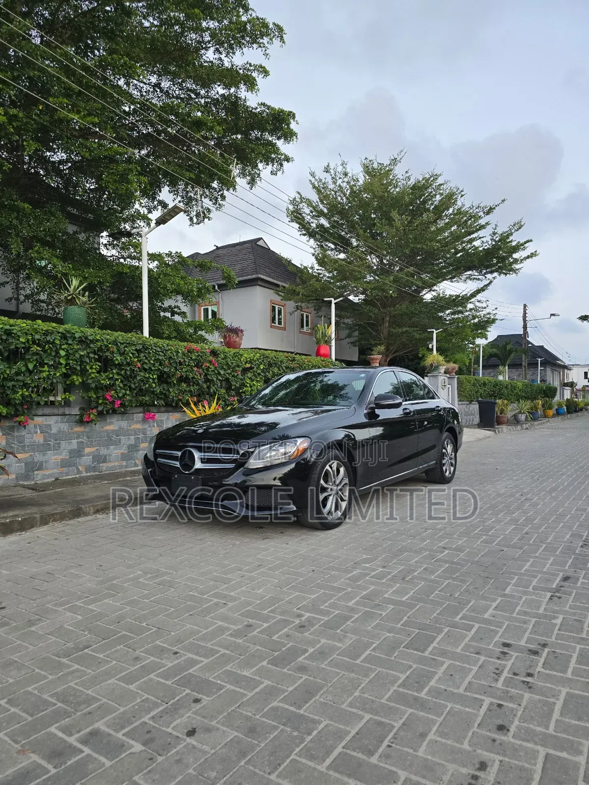Mercedes-Benz C300 2016 Black