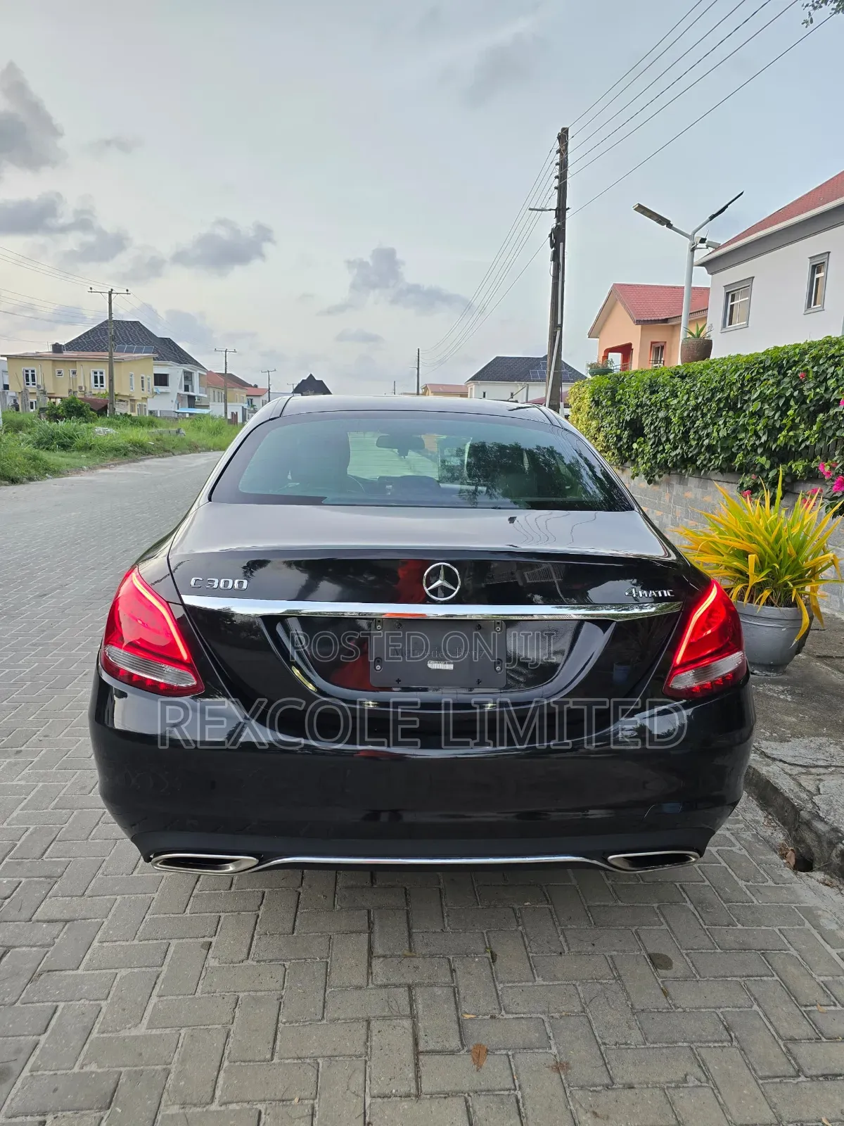 Mercedes-Benz C300 2016 Black