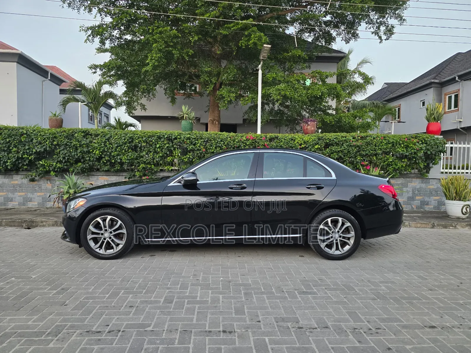 Mercedes-Benz C300 2016 Black
