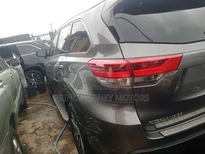 Toyota Highlander 2019 Gray