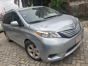 Toyota Sienna 2012 Silver