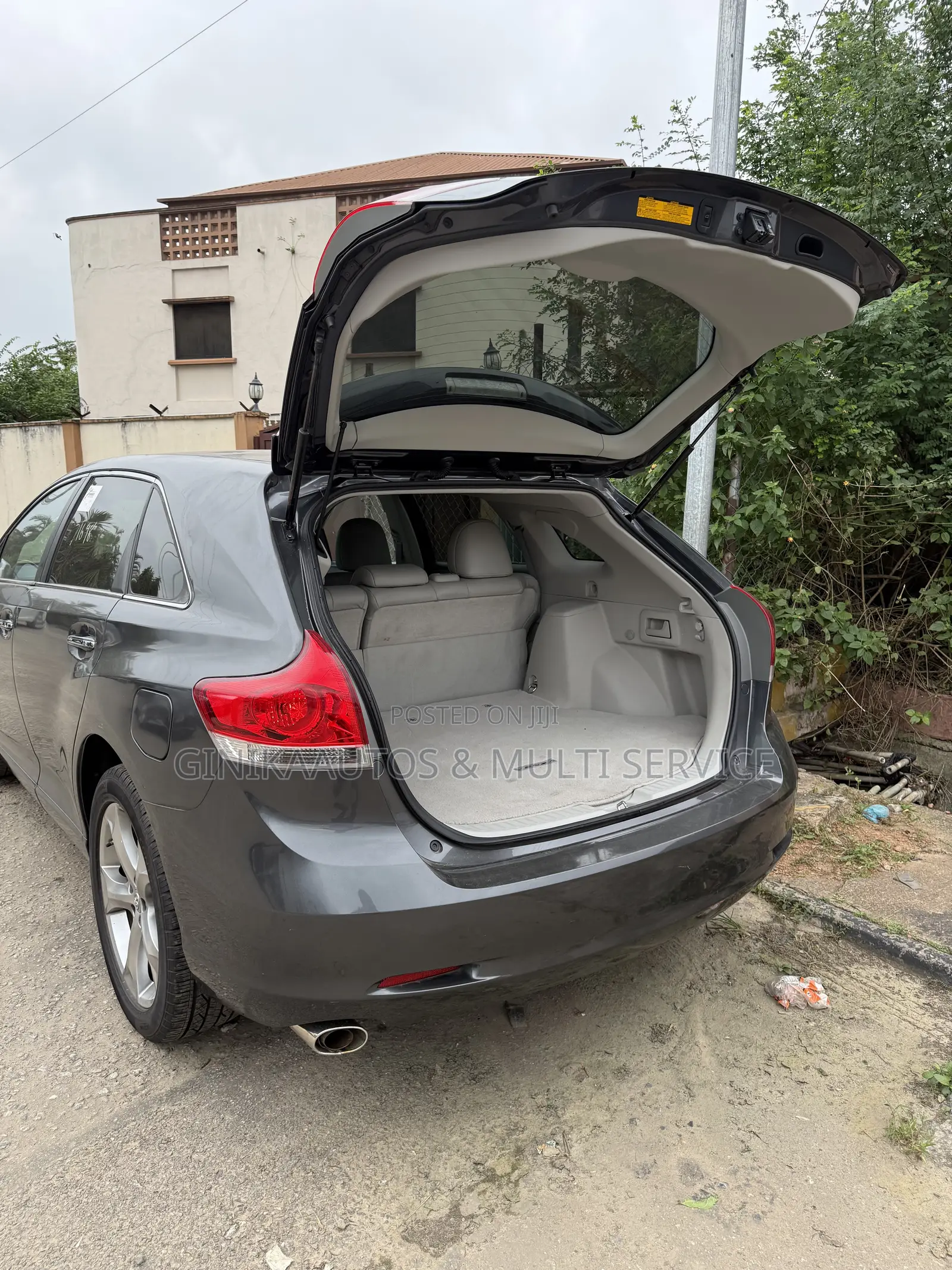 Toyota Venza LE 2012 Gray
