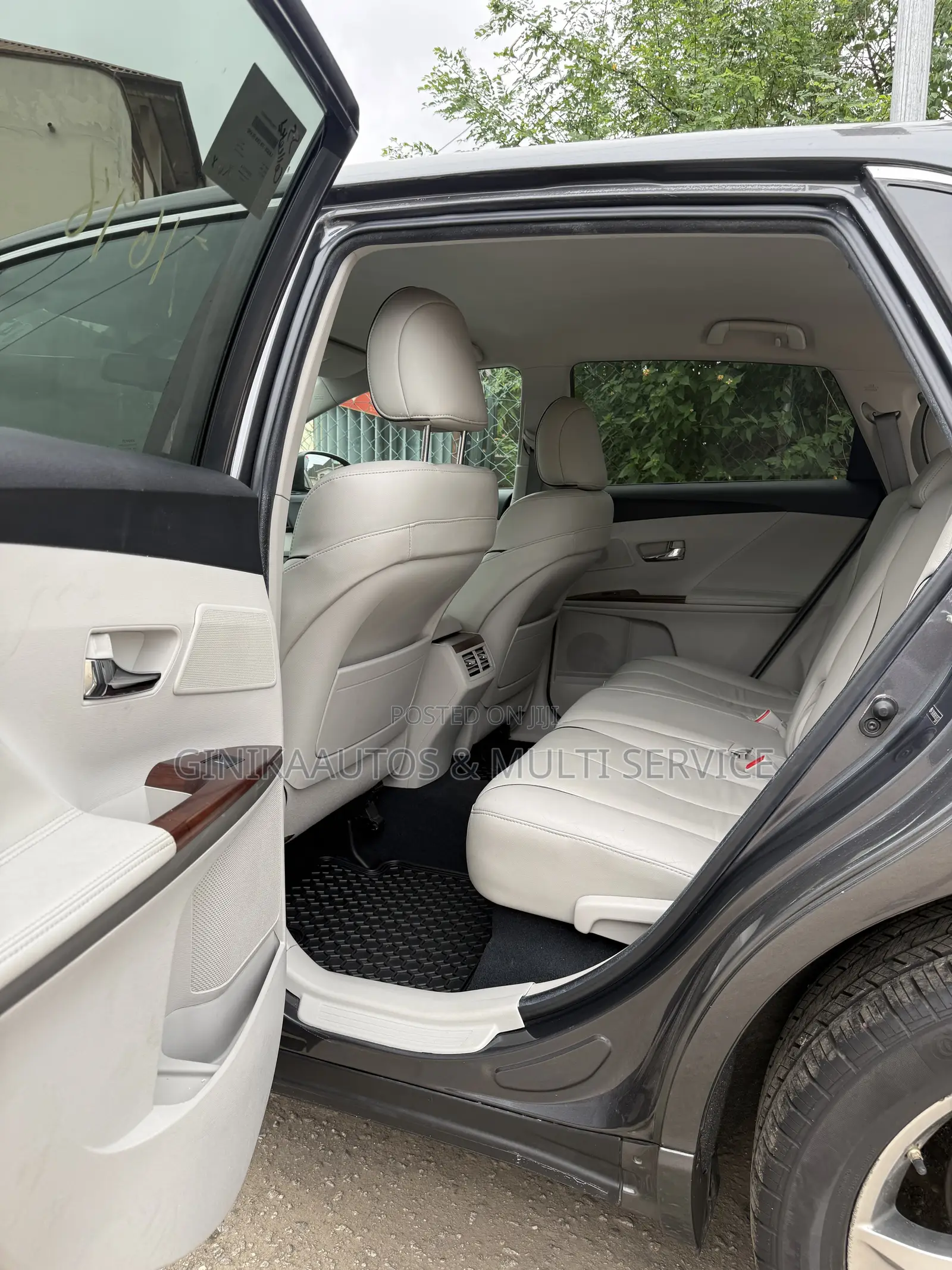 Toyota Venza LE 2012 Gray