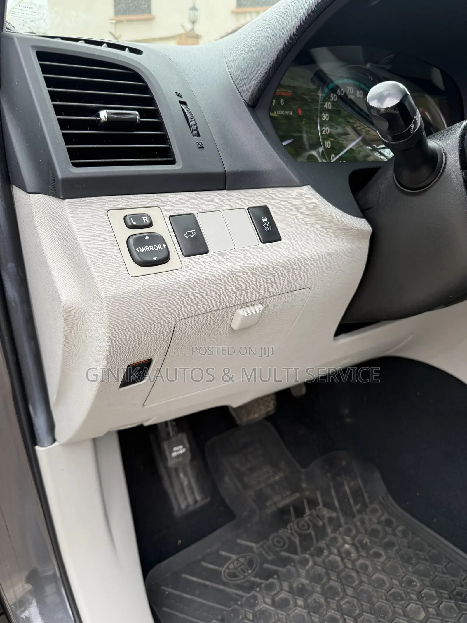 Toyota Venza LE 2012 Gray