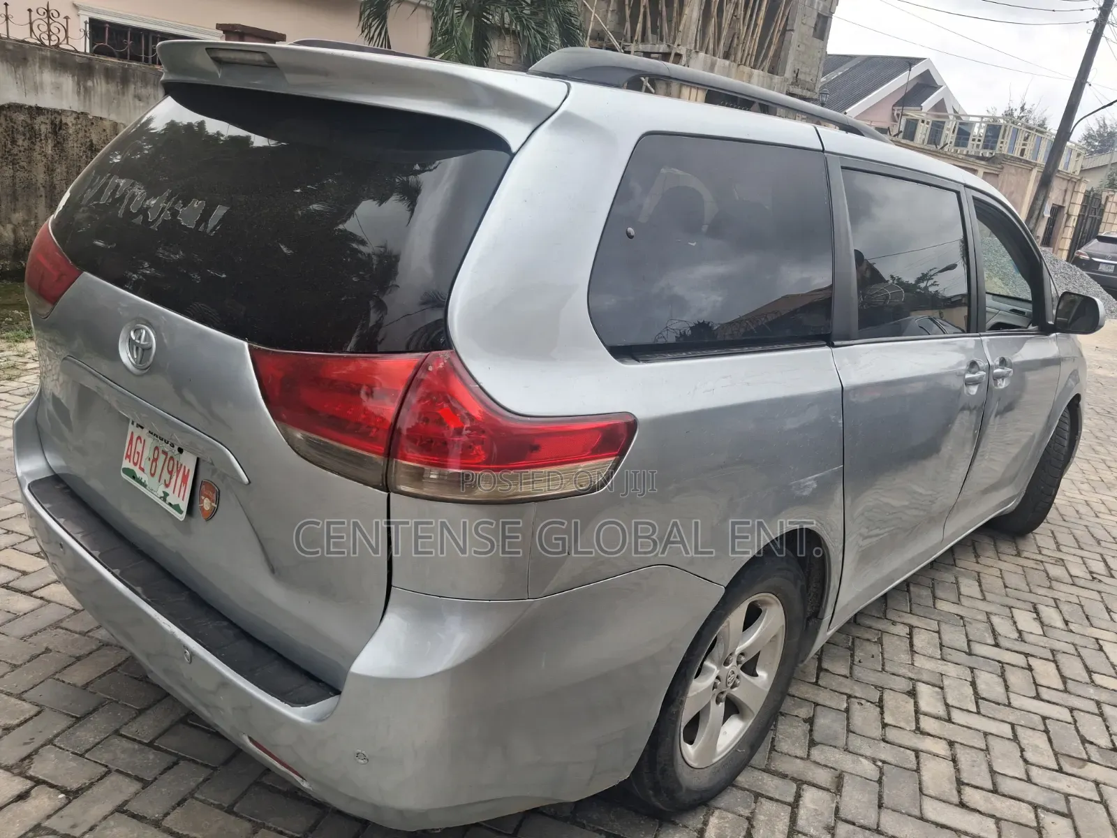 Toyota Sienna 2012 Silver