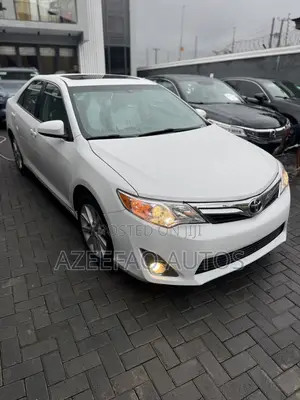 Toyota Camry XLE 4dr Sedan w/Prod. End 11/13 (3.5L 6cyl 6A) 2014 White