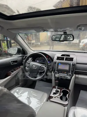 Toyota Camry XLE 4dr Sedan w/Prod. End 11/13 (3.5L 6cyl 6A) 2014 White