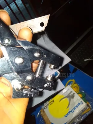 Eyelet Punch – Hole Punch Grommet Setting Tool