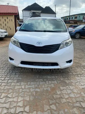 Toyota Sienna 2012 White