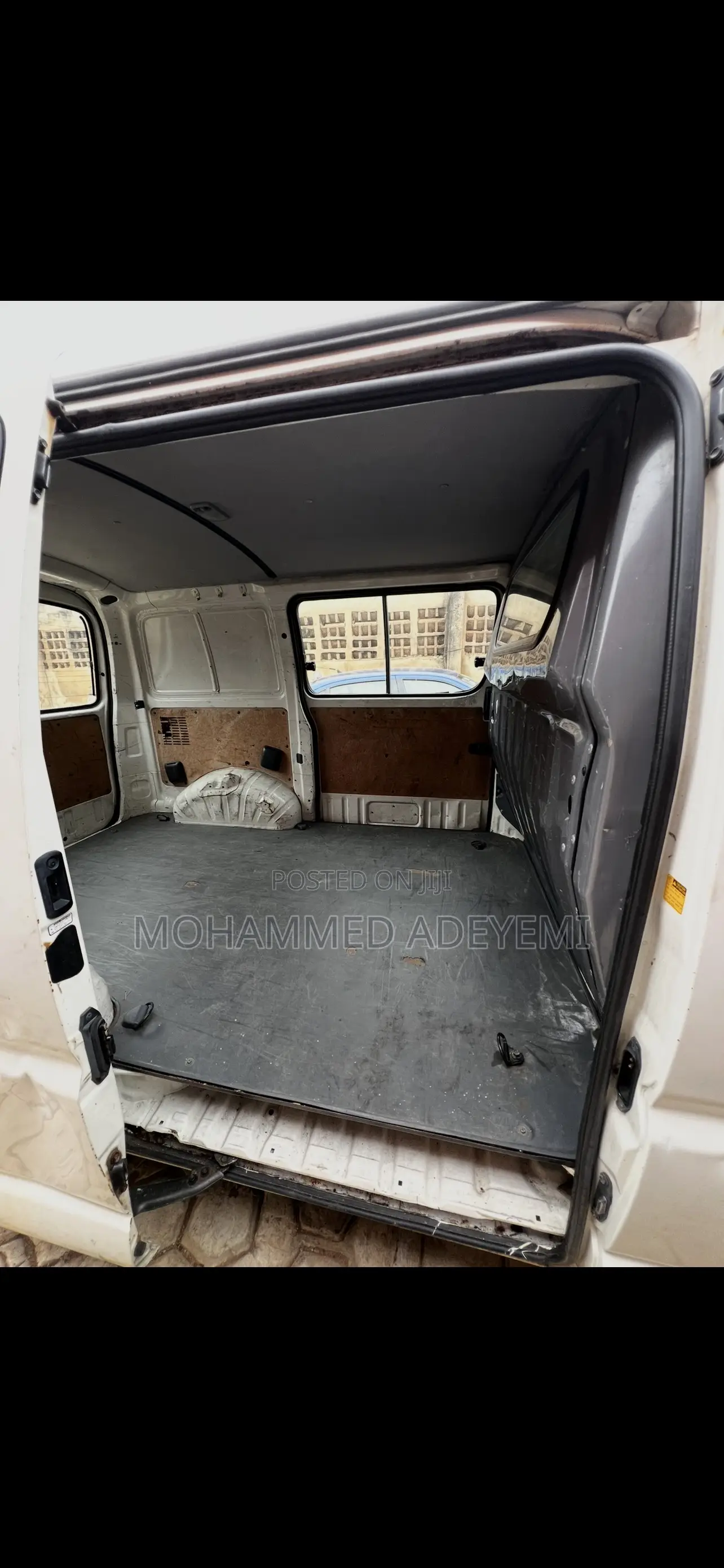 Toyota HiAce 2005 White