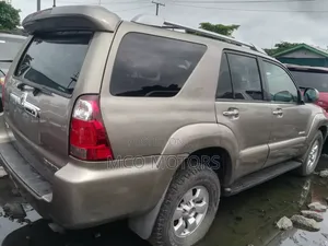 Toyota 4-Runner 2008 Gold