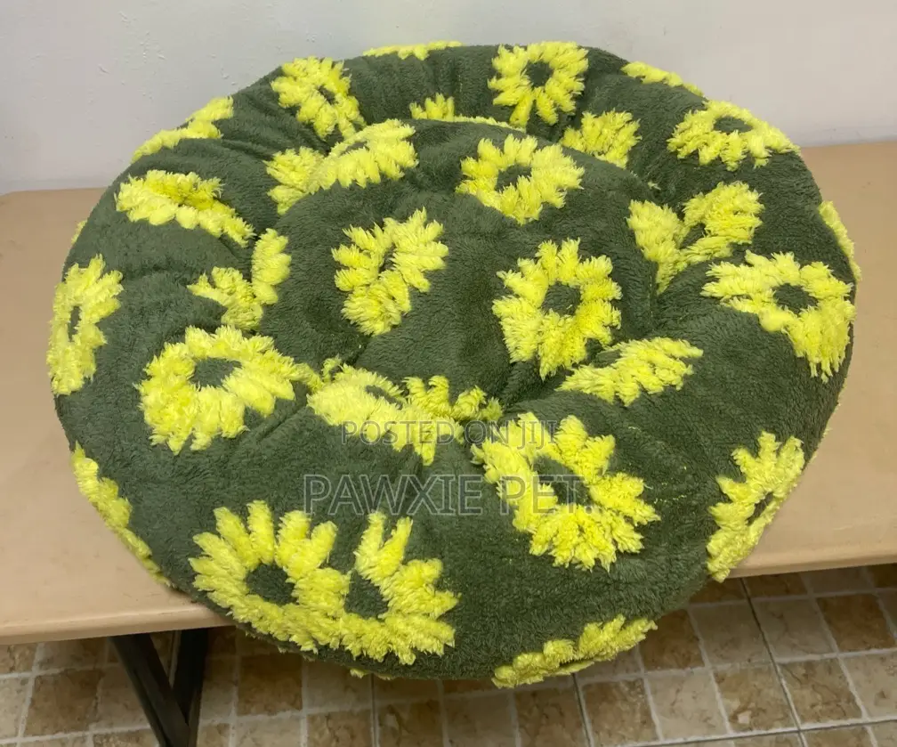 Flower Design Short Fur Donut Bed 100cm(L)