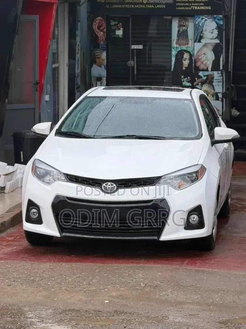 Toyota Corolla 2015 White
