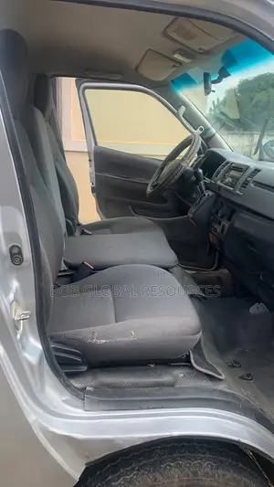 Toyota HiAce 2013 Blue