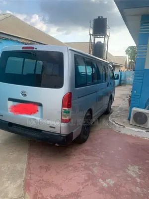 Toyota HiAce 2013 Blue