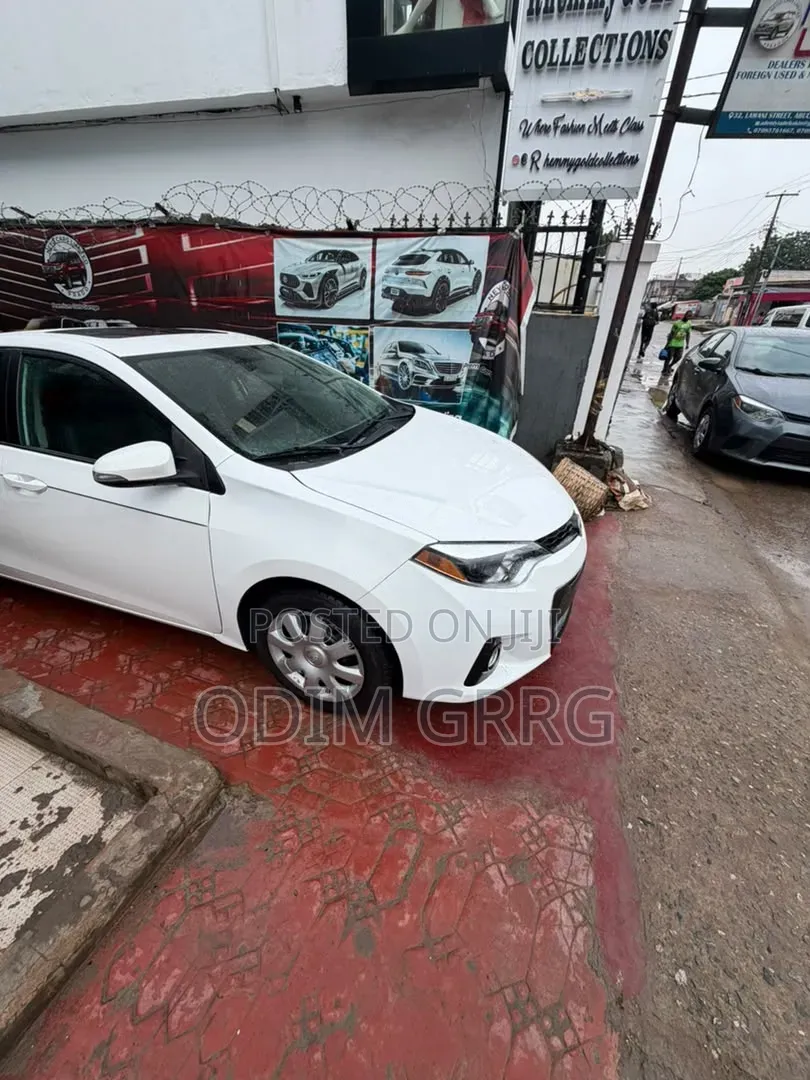 Toyota Corolla 2015 White