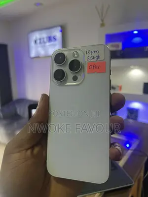 Apple iPhone 15 Pro 256 GB White