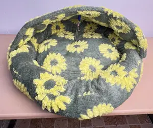 Flower/Check Design Short Fur Bed With Hood 70cm(M)