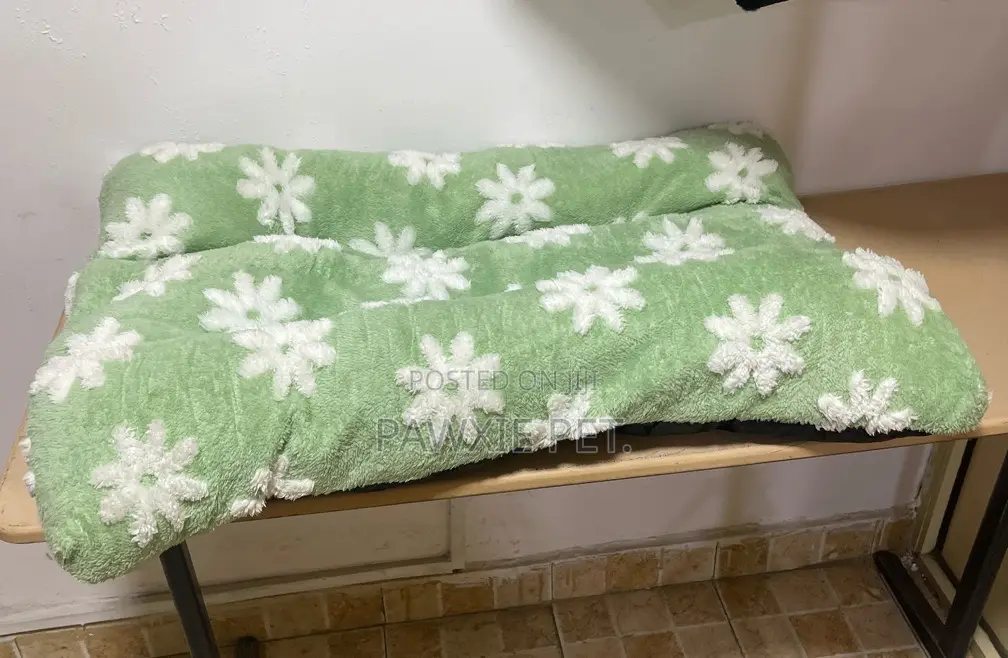 Flower/Check Design Short Fur Straight Bed 80cm