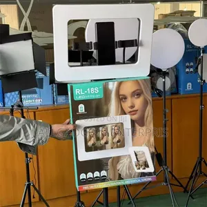 Led Light With 3 Phones Holder