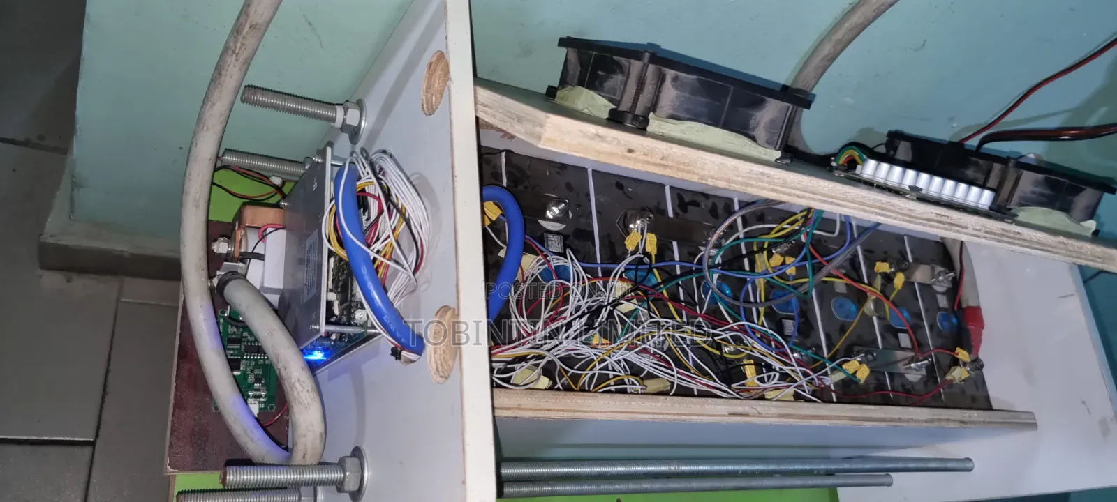 Victron MultiPlus 3kVA Inverter System