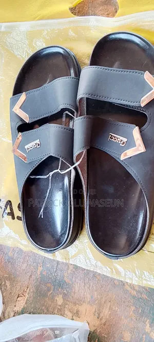 I Sells Quality Shoes