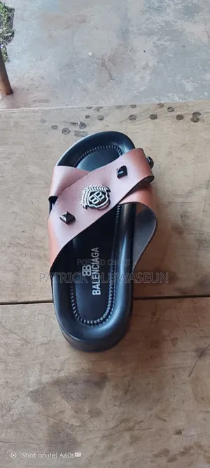I Sells Quality Shoes