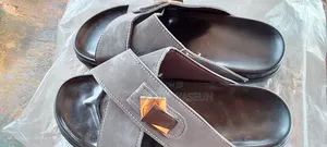 I Sells Quality Shoes