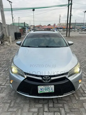 Toyota Camry 2016 Silver