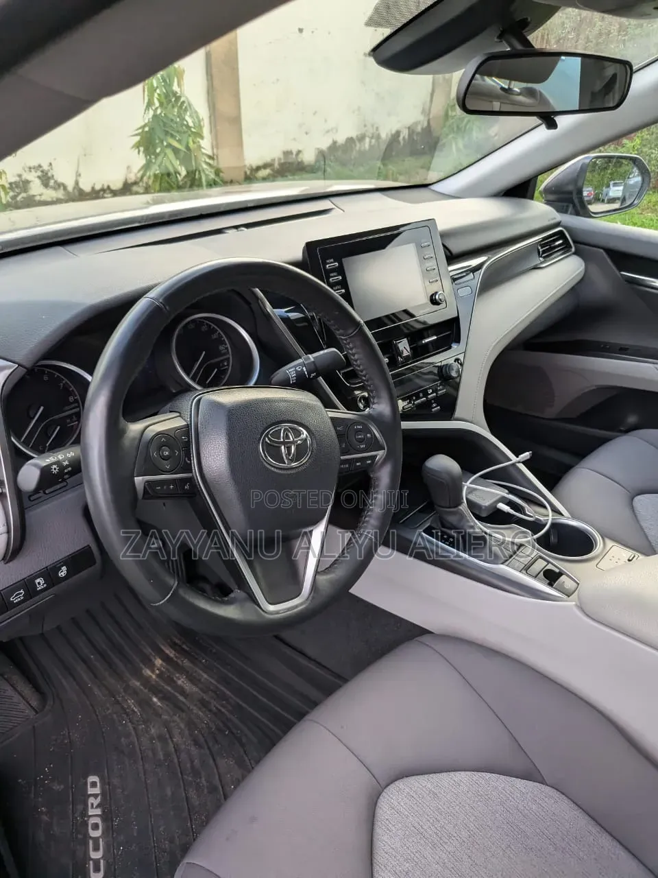 Toyota Camry 2024 Silver