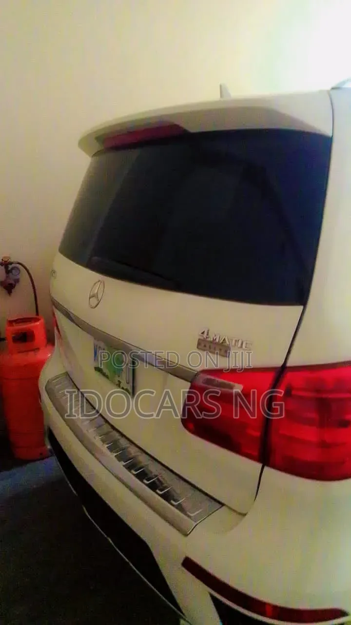 Mercedes-Benz GL-Class GL 550 2013 White