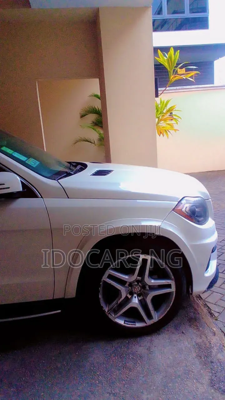 Mercedes-Benz GL-Class GL 550 2013 White