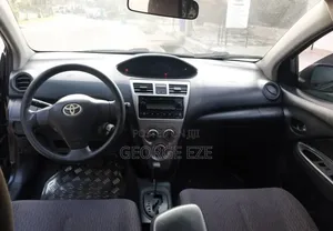 Toyota Yaris 2013 Black