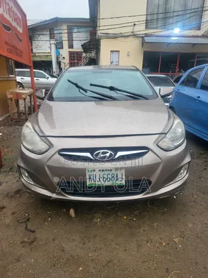 Hyundai Accent 2013 Brown