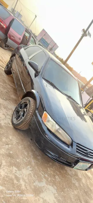 Toyota Camry LE 4dr Sedan (2.2L 4cyl 4A) 2000 Black